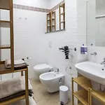Oda ve Kahvaltı Euforia - Tre Sedi - Three Locations Napoli