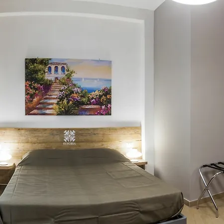Euforia - Tre Sedi - Three Locations 2* Naples