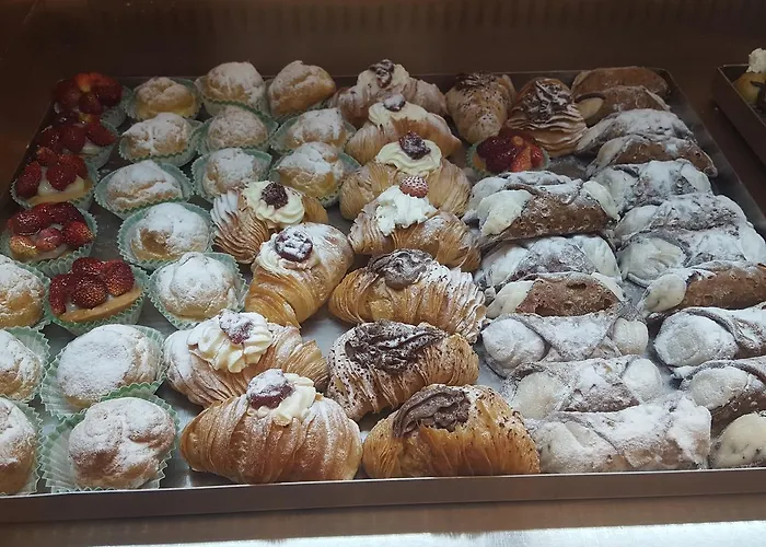 Euforia - Tre Sedi - Three Locations Oda ve Kahvaltı Napoli