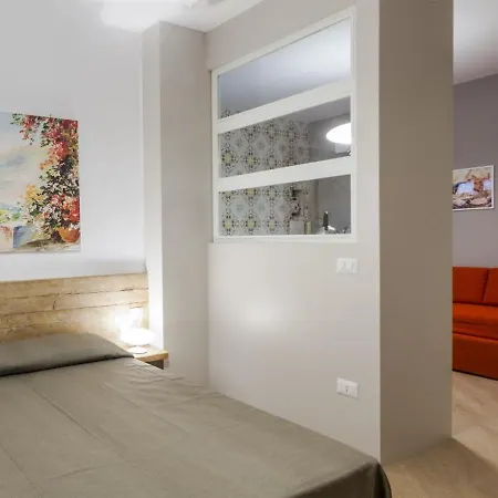 Euforia - Tre Sedi - Three Locations 4* Napels